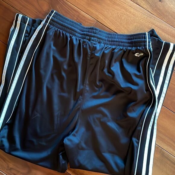 Adidas (unisex?) Three Stripe Sweat Pants - M - Short - Picture 3 of 6